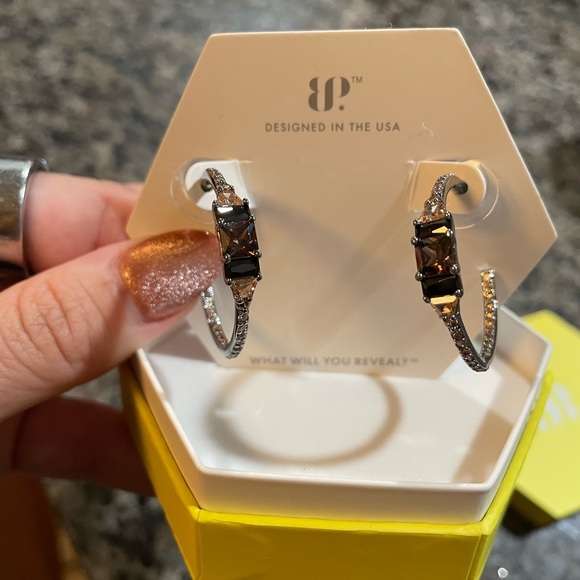 BP earrings - Picture 2 of 3